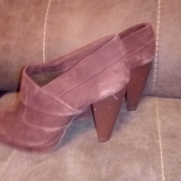 Kenneth Cole Reaction Brown Booties - Picture 5 of 6